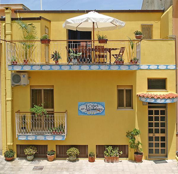 I Colori Dell'Arcobaleno Bed and Breakfast Santo Stefano di Camastra Exterior foto